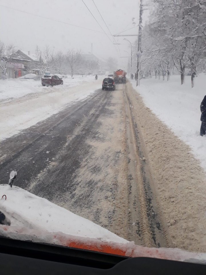 MĂSURI DE URGENŢĂ din cauza URGIEI ALBE. Zăpada şi viscolul s-au dezlănţuit în Moldova. Cum se circulă pe drumurile din țară