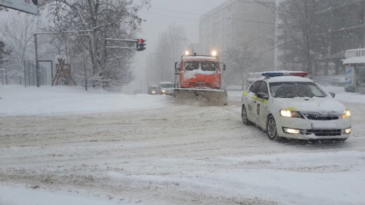 Comunicat de la Primărie: 36 de utilaje ajutate de polițiștii INP, intervin pe străzile din Capitală: Circulația transportului public 