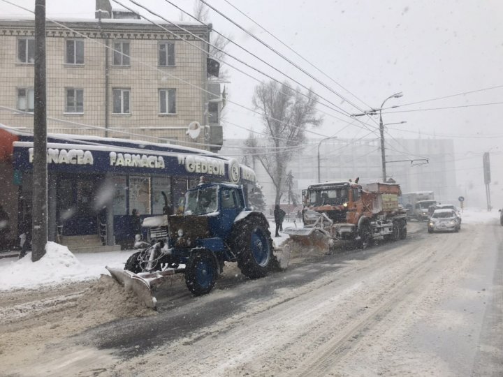 Comunicat de la Primărie: 36 de utilaje ajutate de polițiștii INP, intervin pe străzile din Capitală: Circulația transportului public 