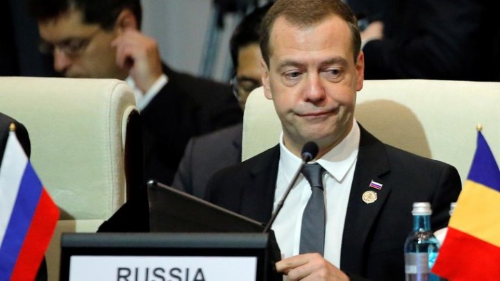 SONDAJ: Ruşii susțin demisia guvernului condus de Dmitrii Medvedev