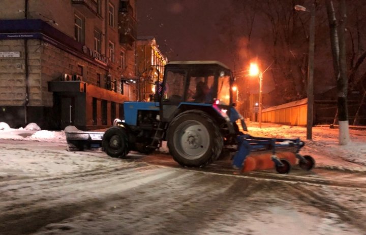 Atenţie, NINSOARE ABUNDENTĂ! Cum se circulă pe drumurile naţionale 