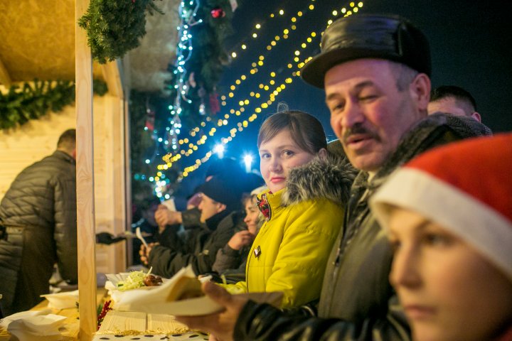 REVELION CU FAST LA NISPORENI. Atmosfera a fost întregită de numeroşi artişti și focuri de artificii (FOTOREPORT)