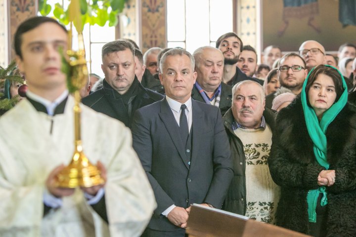 Slujba de Crăciun de la Mănăstirea Curchi. La eveniment a participat și președintele PDM, Vlad Plahotniuc