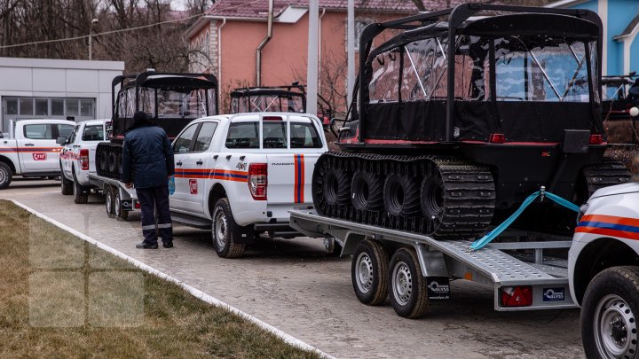 VESTE BUNĂ: Salvatorii au primit 24 de șenilate pentru intervenții în condiții meteo extreme