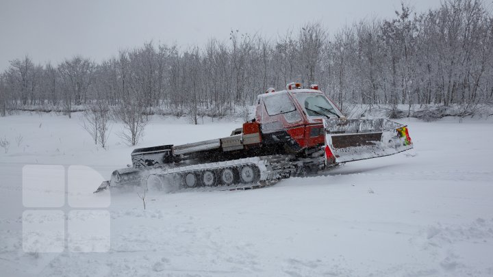 Distracţie pe sanie şi schiuri! Moldovenii vor putea să schieze în acest weekend pe pârtia din Călăraşi (FOTOREPORT)