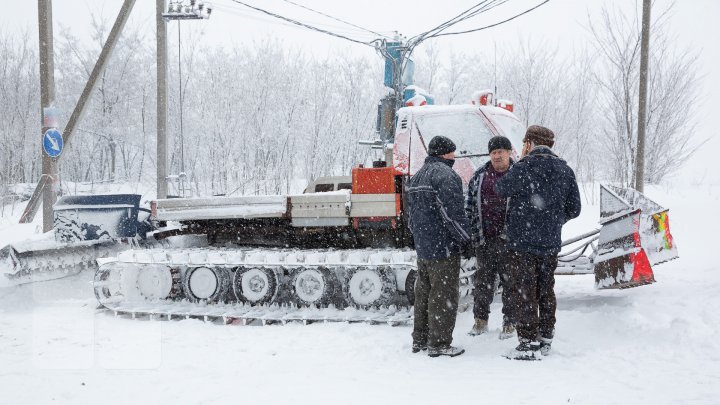 Distracţie pe sanie şi schiuri! Moldovenii vor putea să schieze în acest weekend pe pârtia din Călăraşi (FOTOREPORT)