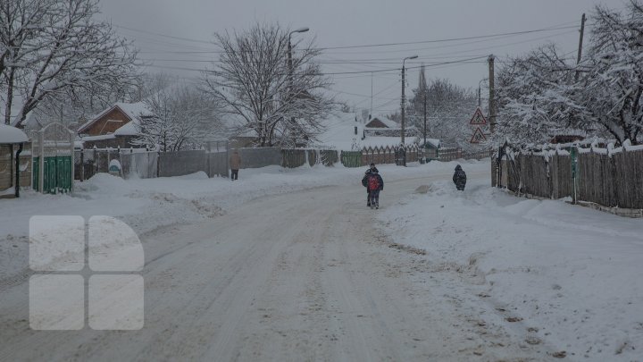 MĂSURI DE URGENŢĂ din cauza URGIEI ALBE. Zăpada şi viscolul s-au dezlănţuit în Moldova. Cum se circulă pe drumurile din țară