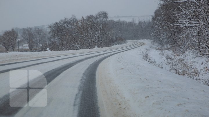 MĂSURI DE URGENŢĂ din cauza URGIEI ALBE. Zăpada şi viscolul s-au dezlănţuit în Moldova. Cum se circulă pe drumurile din țară