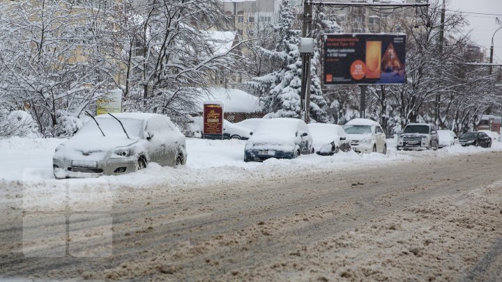 MĂSURI DE URGENŢĂ din cauza URGIEI ALBE. Zăpada şi viscolul s-au dezlănţuit în Moldova. Cum se circulă pe drumurile din țară