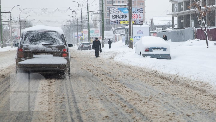 MĂSURI DE URGENŢĂ din cauza URGIEI ALBE. Zăpada şi viscolul s-au dezlănţuit în Moldova. Cum se circulă pe drumurile din țară