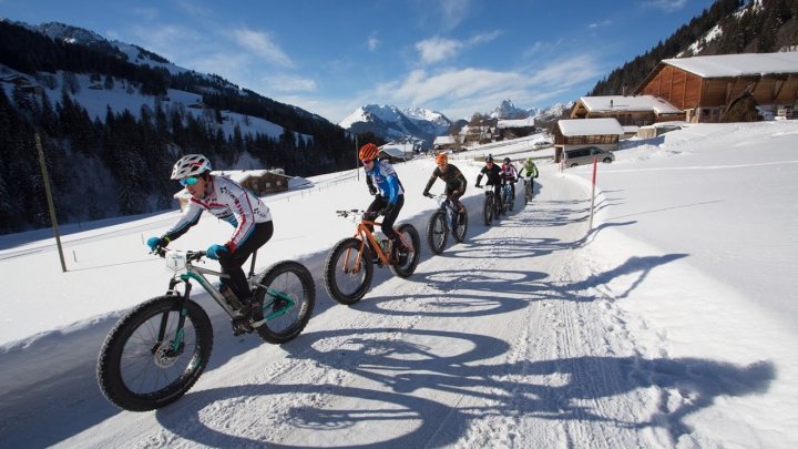 În oraşul elveţian Gstaad, în Alpii elveţieni, a avut loc cea de-a cincea ediţie a Snow Bike Festival