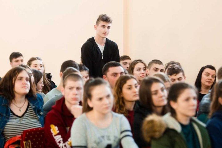 Caravana PDM, condusă de Vlad Plahotniuc, a ajuns la Nisporeni. Oamenii au apreciat faptele guvernării democrate (FOTO)