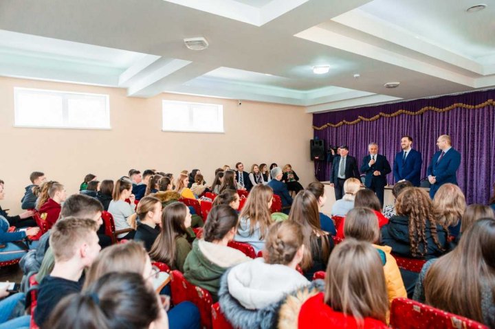 Caravana PDM, condusă de Vlad Plahotniuc, a ajuns la Nisporeni. Oamenii au apreciat faptele guvernării democrate (FOTO)