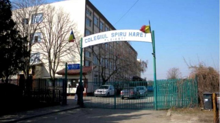 Profesoară înjunghiată de un fost elev. A atacat-o chiar în faţa cancelariei