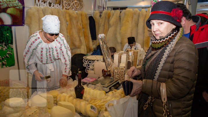 O nouă ediţie a expoziţiei naţionale Fabricat în Moldova: Producătorii din întreaga ţară au venit cu tot ce au mai bun (FOTOREPORT)