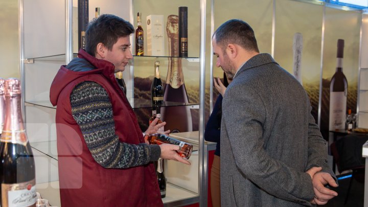 O nouă ediţie a expoziţiei naţionale Fabricat în Moldova: Producătorii din întreaga ţară au venit cu tot ce au mai bun (FOTOREPORT)