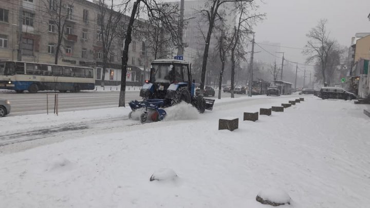 Au venit ninsorile peste Moldova. Codul Galben a intrat în vigoare. Informații de ultima oră, despre ce se întâmplă în ţară