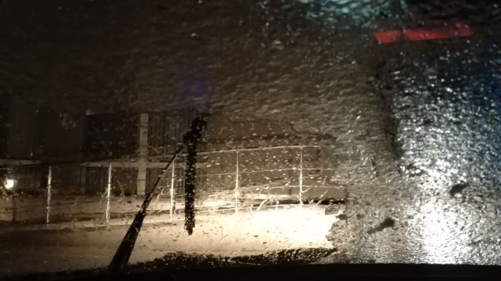 Freezing rain, fenomen meteo EXTREM în Moldova. Ce se întâmpă cu zăpada