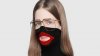 Gucci RETRAGE din vânzare puloverul scandalos cu guler şi buze, care se trăgea până la mijloc de faţă