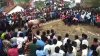 IMAGINI TERIFIANTE în India. Un taur a intrat într-o mulțime de oameni la un festival religios. Sunt răniți (VIDEO)