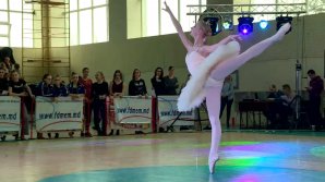 Campionatul Moldovei la dansuri moderne. Tânăra care a luat locul întâi şi medalia de aur