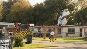 Un avion de mici dimensiuni s-a prăbuşit peste o casă în Florida. Un bărbat a murit