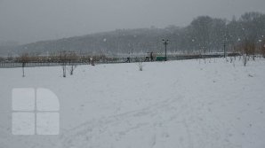 METEO DE WEEKEND: Va ninge slab şi se va forma polei. Câte grade vor indica termometrele