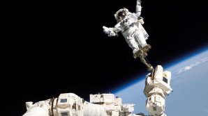 PREMIERĂ ISTORICĂ! Două femei astronaut vor ieși concomitent în spațiu deschis
