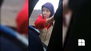 Momentul în care unei bătrânele îi aduc o veste proastă: Soţul Dvs a fost arestat. Reacţia femeii SURPRINDE