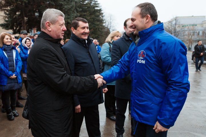 PDM, mai aproape de oameni. Familiile vor beneficia deja din următoarele luni de alocația lunară de 200 de lei pentru fiecare copil cu vârsta de până la 18 ani (FOTO/VIDEO)