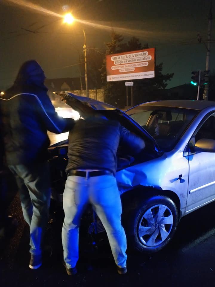 ACCIDENT GROAZNIC în sectorul Rîscani din Capitală. Sunt răniţi (FOTO)