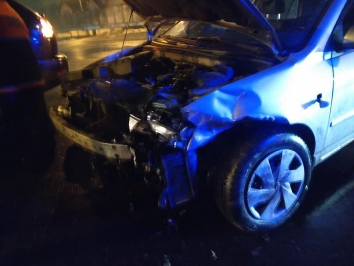 ACCIDENT GROAZNIC în sectorul Rîscani din Capitală. Sunt răniţi (FOTO)