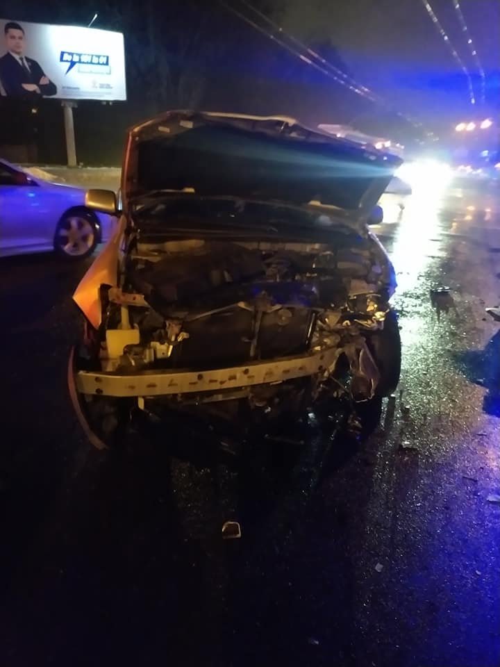 ACCIDENT GROAZNIC în sectorul Rîscani din Capitală. Sunt răniţi (FOTO)