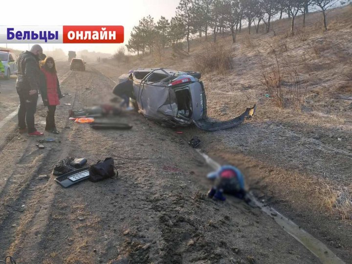 Accident GRAV în satul Mărăndeni. O mașină s-a răstunat din cauza vitezei excesive. Sunt răniți (FOTO)