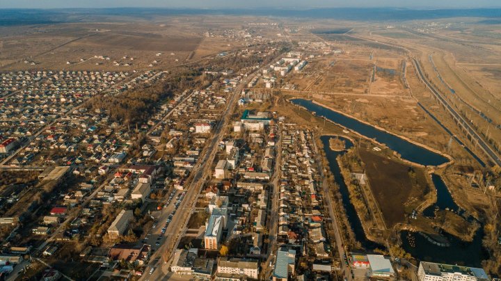 PARC SALUBRIZAT LA ANENII NOI: Acţiunea a avut loc la iniţiativa lui Alexandru Jizdan