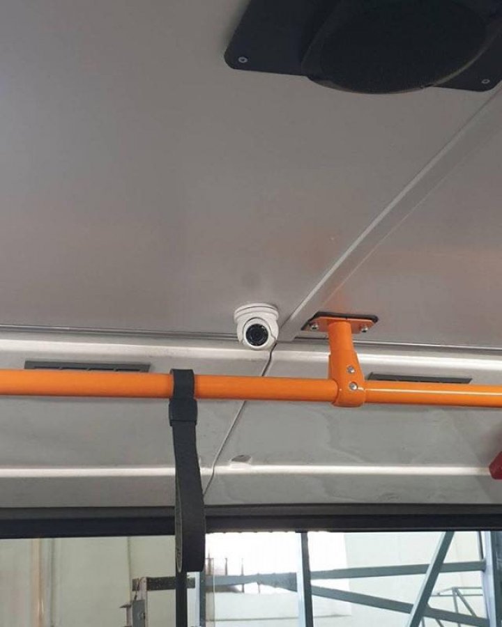 În transportul public din Capitală vor fi instalate camere video şi prize USB (FOTO)