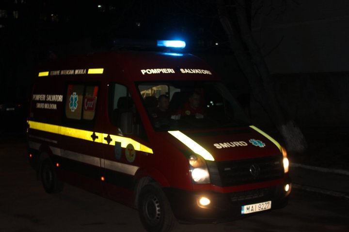 Doi copii în vârstă de trei luni născuți prematur la Kiev, aduși la Chișinău cu un echipaj SMURD