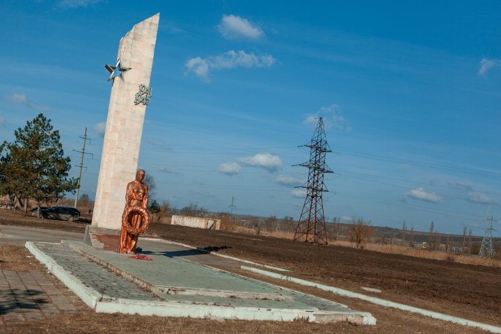 PARC SALUBRIZAT LA ANENII NOI: Acţiunea a avut loc la iniţiativa lui Alexandru Jizdan