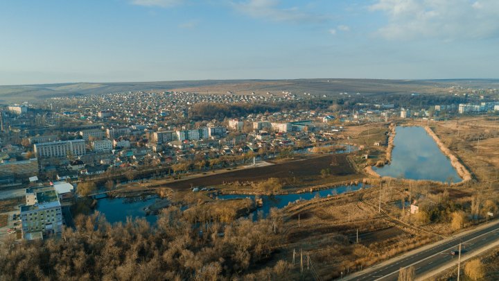 PARC SALUBRIZAT LA ANENII NOI: Acţiunea a avut loc la iniţiativa lui Alexandru Jizdan