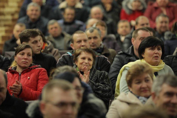 FAPTE BUNE LA CRIULENI. Proiectele în domeniul medical şi educaţie, prioritare pentru PDM