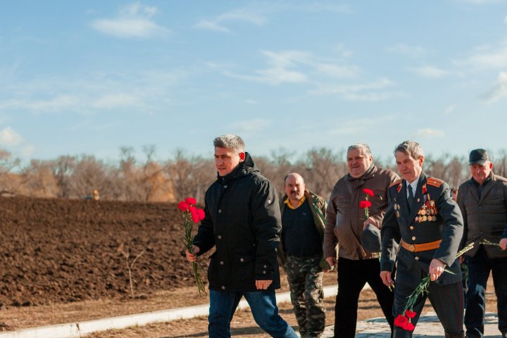 PARC SALUBRIZAT LA ANENII NOI: Acţiunea a avut loc la iniţiativa lui Alexandru Jizdan