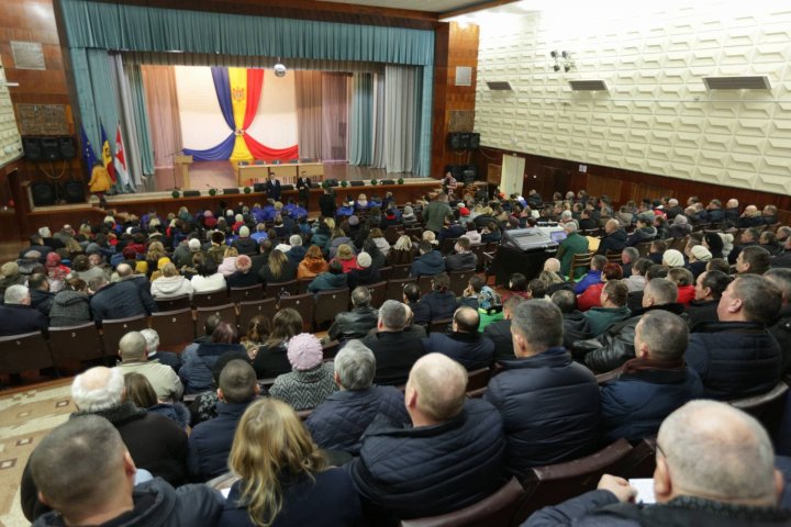 FAPTE BUNE LA CRIULENI. Proiectele în domeniul medical şi educaţie, prioritare pentru PDM