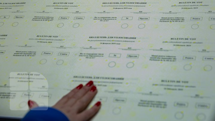 Lucru în toi la Tipografia Centrală. Buletinele de vot pentru referendum au început să fie tipărite (FOTOREPORT)