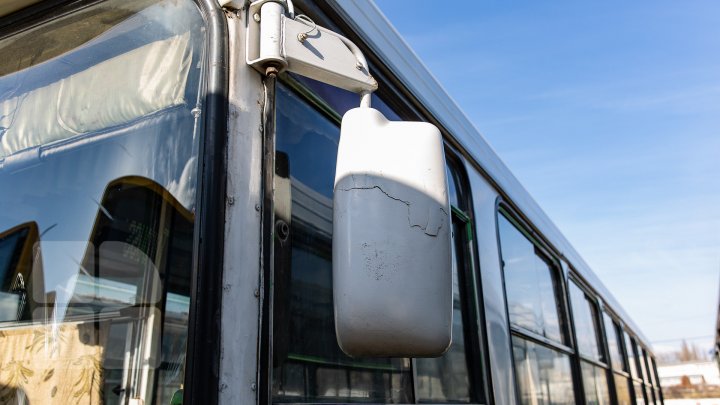 Cu rugină, zgomotoase și incomode. Cum arătau vechile autobuze care au fost înlocuite cu altele 25 (FOTOREPORT) 