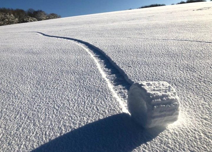 Natura face OAMENI DE ZĂPADĂ. Vezi fenomenul rar întâlnit (FOTO)