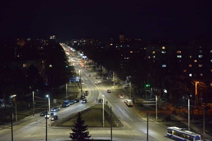 VESTE BUNĂ! Strada Alba Iulia din Sectorul Buiucani al Capitalei, iluminată