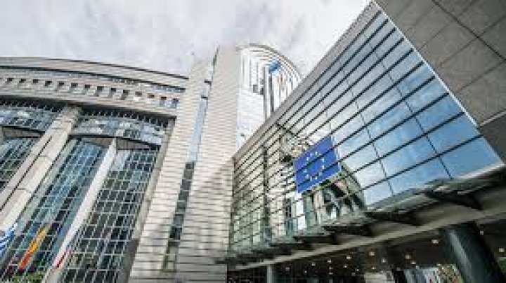 Diplomați UE: Sunt sute de agenți ai serviciilor de informații ruse și chineze LA BRUXELLES