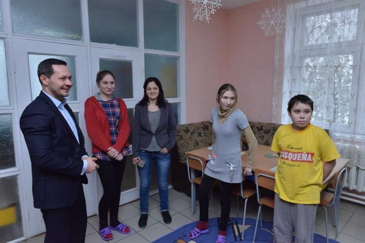 Serviciului social "Împreună cu bunicii" au mers astăzi la Centrul comunitar pentru Copilărie, Adolescență și Familie