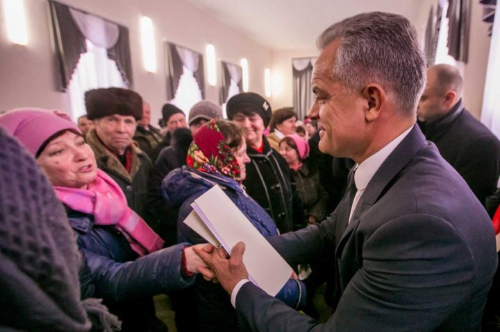 Faptele bune vor continua în Nisporeni și în toată țara, le-a spus Vlad Plahotniuc locuitorilor din circumscripția 17