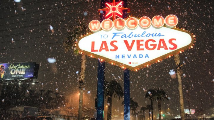 Las Vegas, acoperit de zăpadă. Ninge pentru prima dată în ultimii zece ani